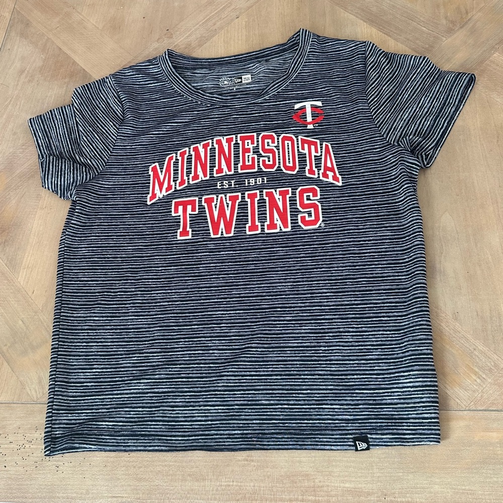 Women’s Minnesota Twins Tee Size M MLB Baseball A291
